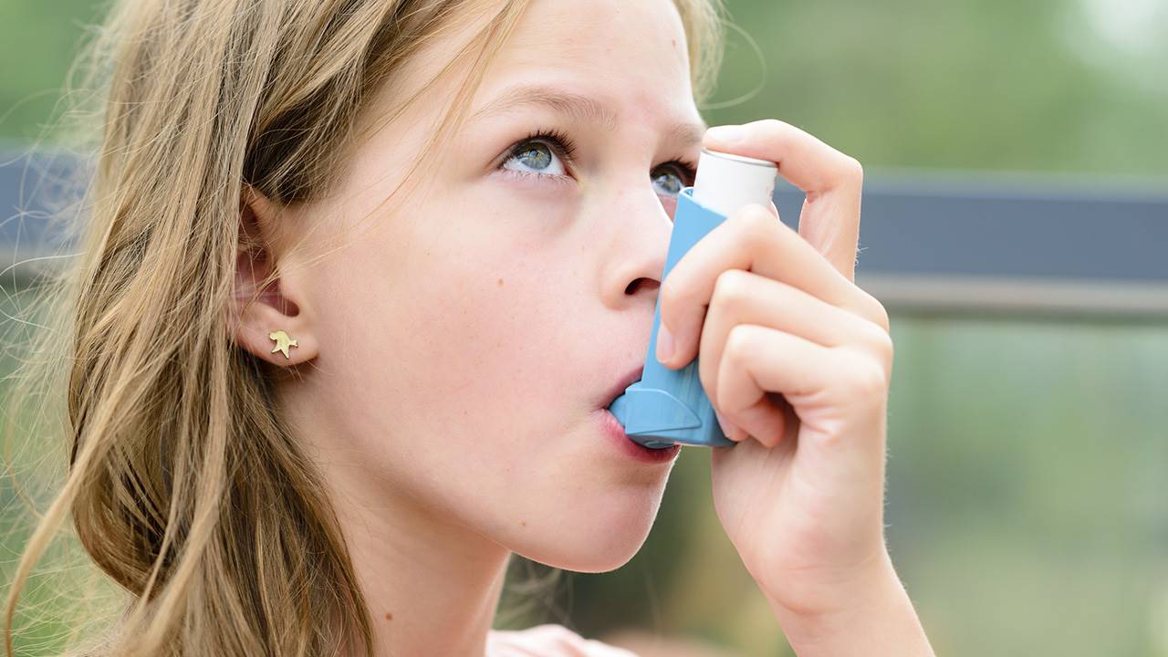 Lee más sobre el artículo ¿Por qué algunos pacientes con asma responden mal al tratamiento?